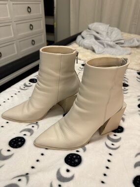 Steve Madden Cream Booties